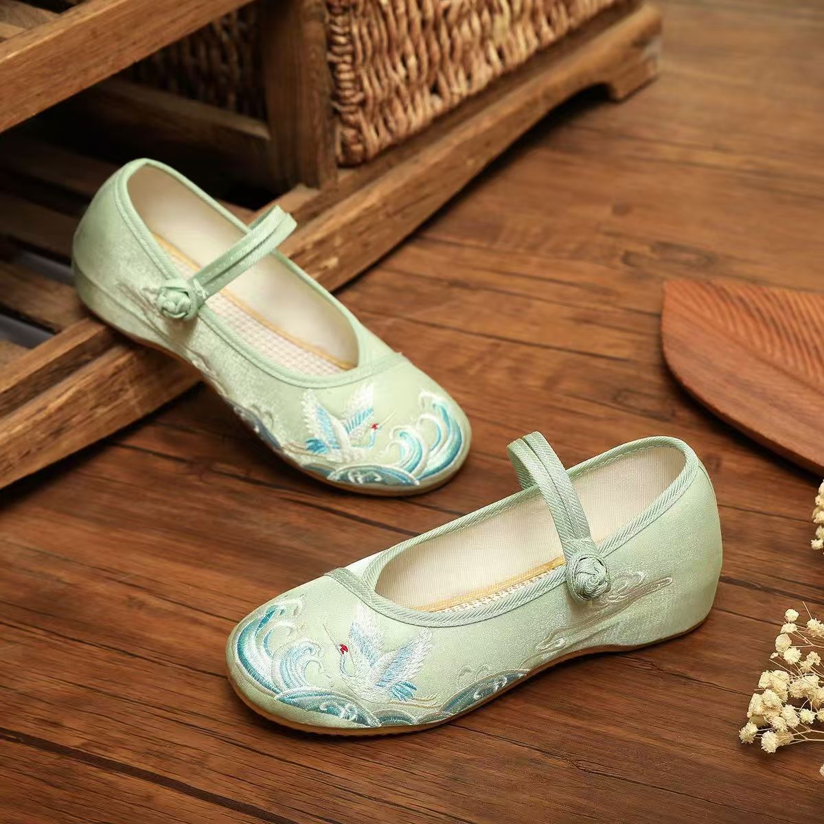 Sapatos femininos de sola plan - Ethnic Fabric avaliação e preço